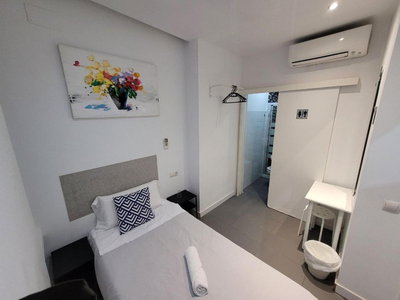 Ayz Frailes - Auto Check-in (adults Only) Gasthuis